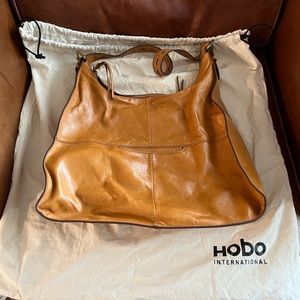 Hobo Marley brown/tan leather with copper metallic buckle